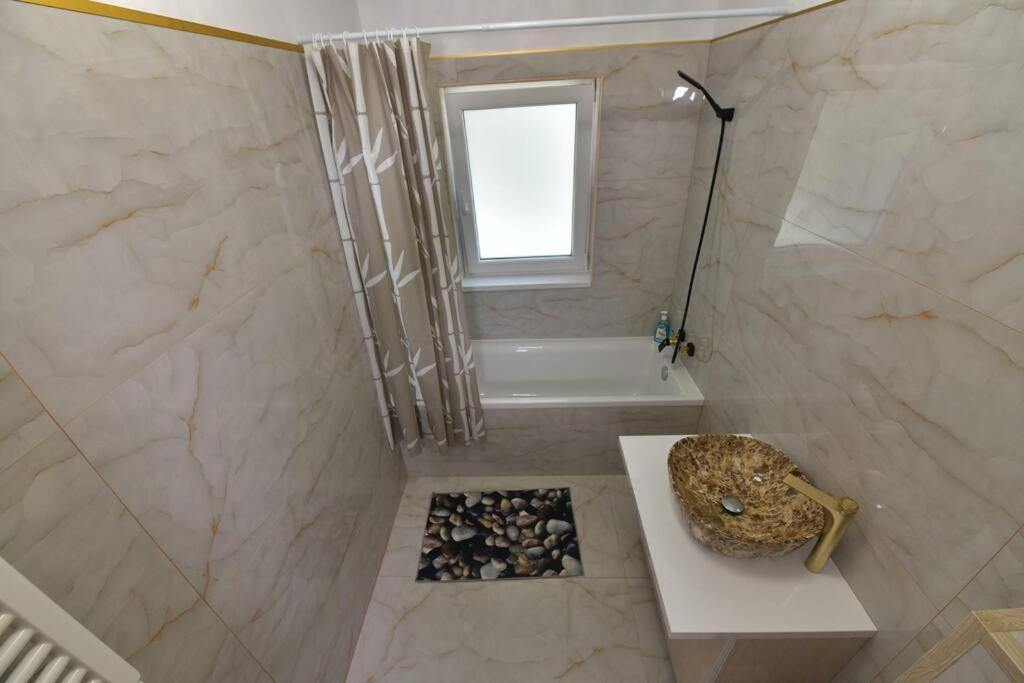 Luxury Studio / Ghencea Apartment Bucureşti Ngoại thất bức ảnh